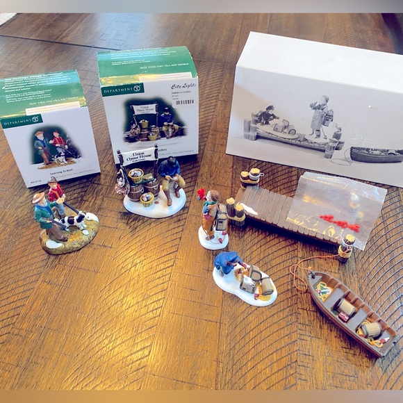 Department 56 great condition Learning to Hunt, Fresh Oysters, Lobsterer Trapper - Picture 1 of 9